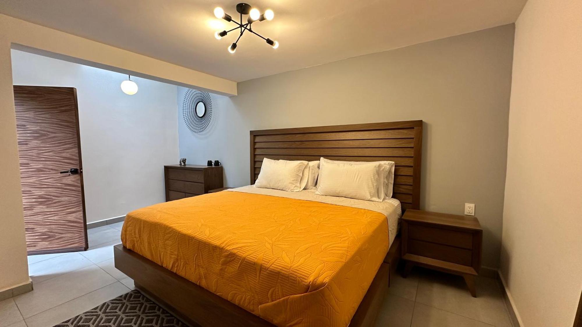 Hotel Boutique Villa Escondida, A Pasos De Lo Mejor En Tlaquepaque Bagian luar foto