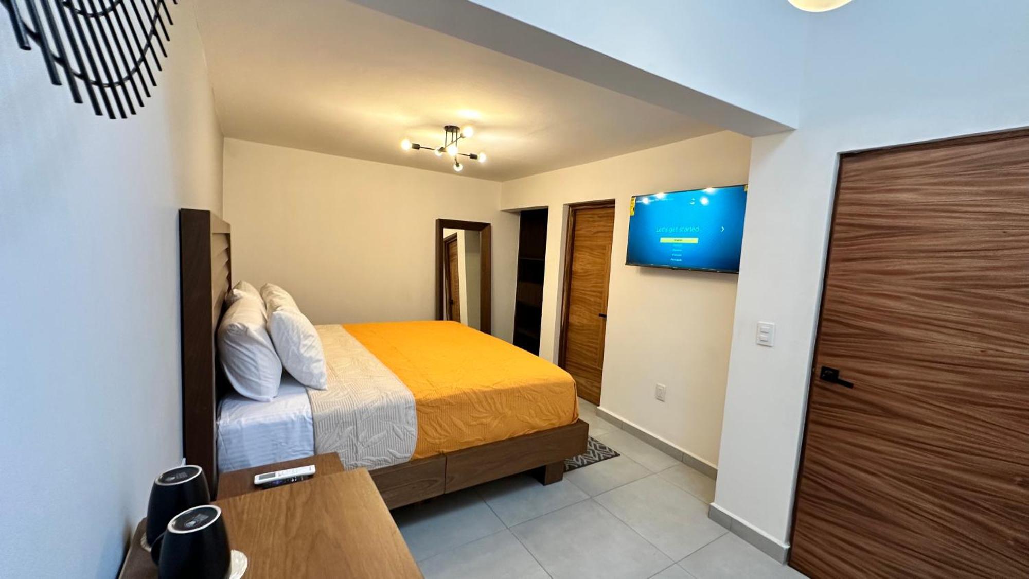 Hotel Boutique Villa Escondida, A Pasos De Lo Mejor En Tlaquepaque Bagian luar foto