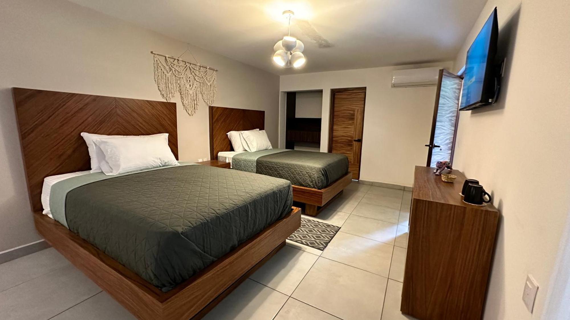 Hotel Boutique Villa Escondida, A Pasos De Lo Mejor En Tlaquepaque Bagian luar foto