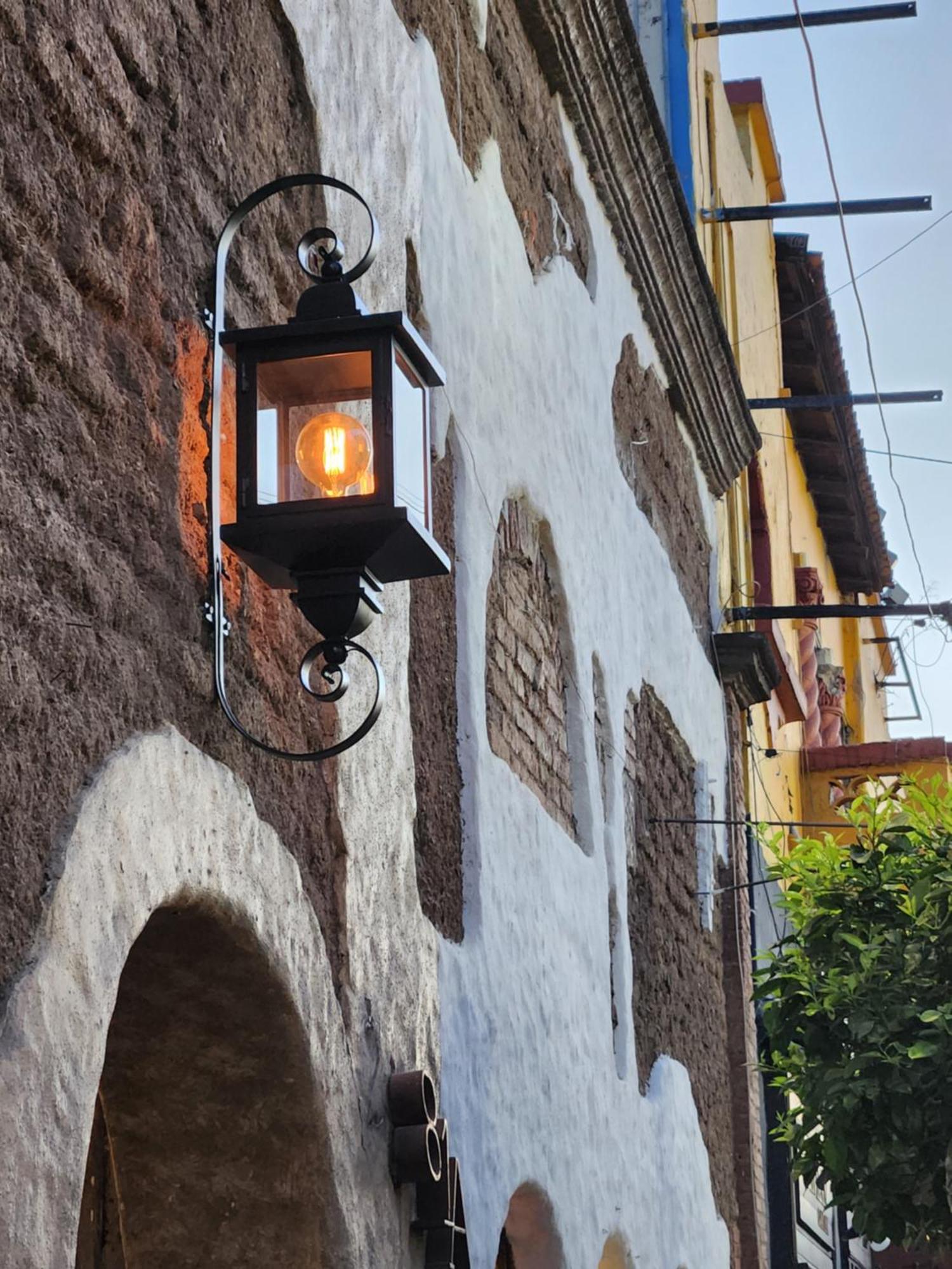 Hotel Boutique Villa Escondida, A Pasos De Lo Mejor En Tlaquepaque Bagian luar foto