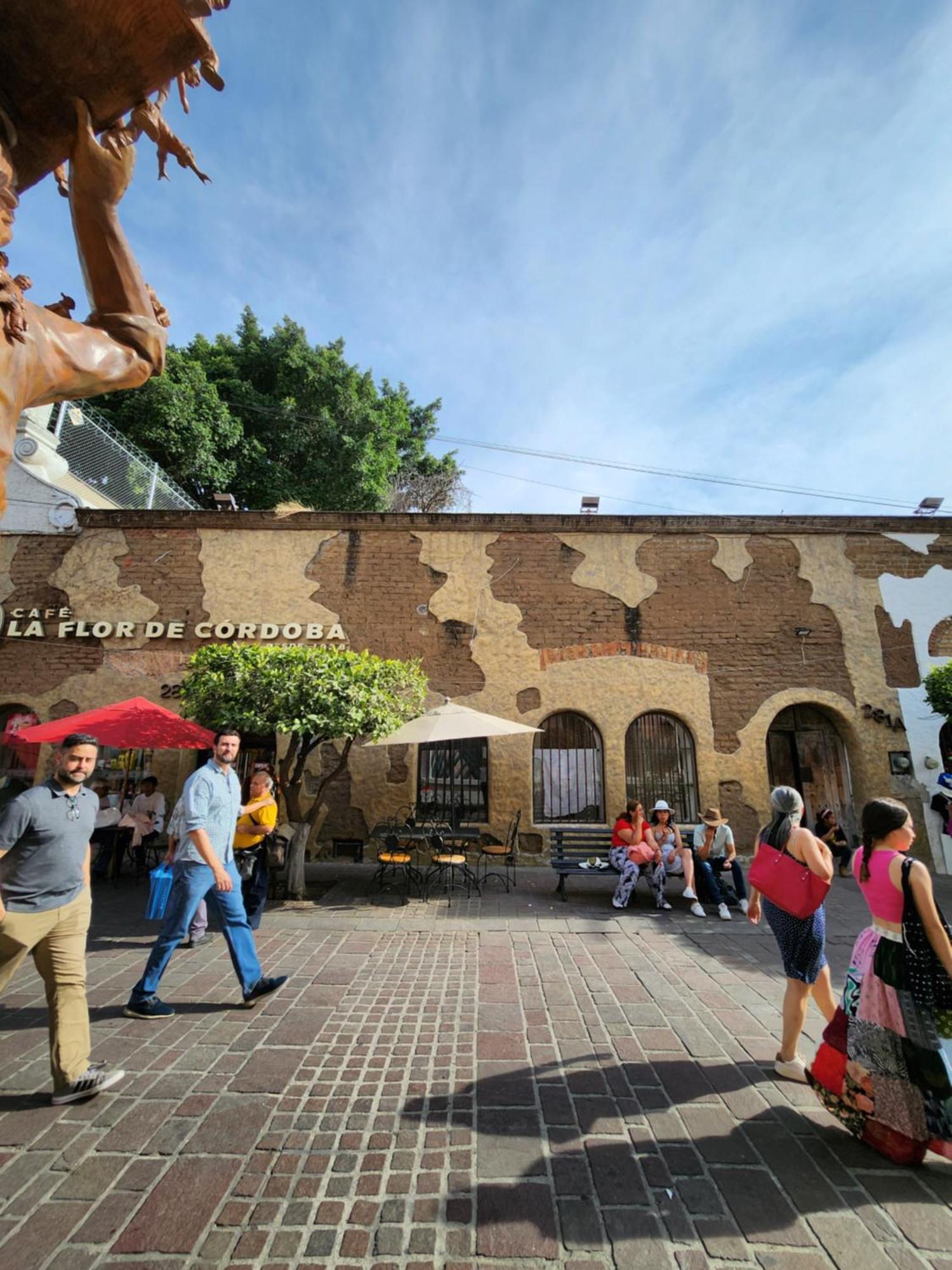 Hotel Boutique Villa Escondida, A Pasos De Lo Mejor En Tlaquepaque Bagian luar foto